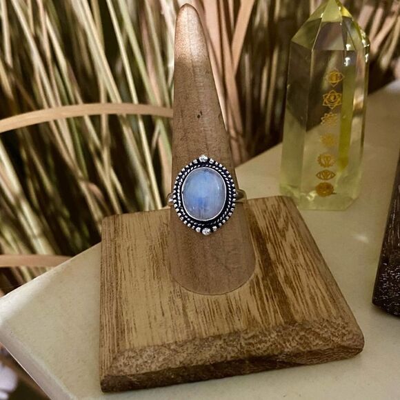 Moonstone Sterling Silver Ring Size 7 - Picture 1 of 5